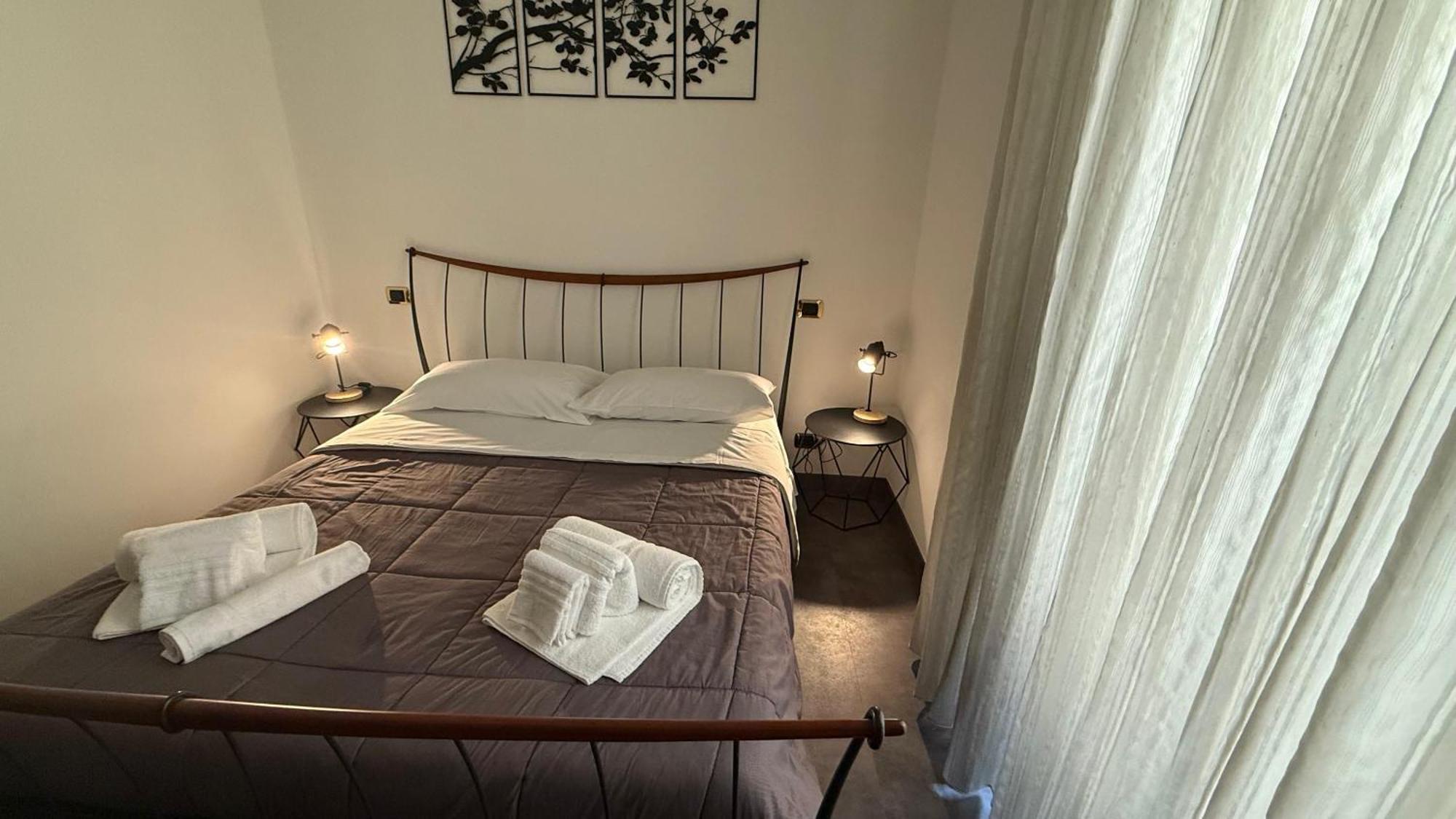 Holiday Guesthouse Salerno Exterior photo