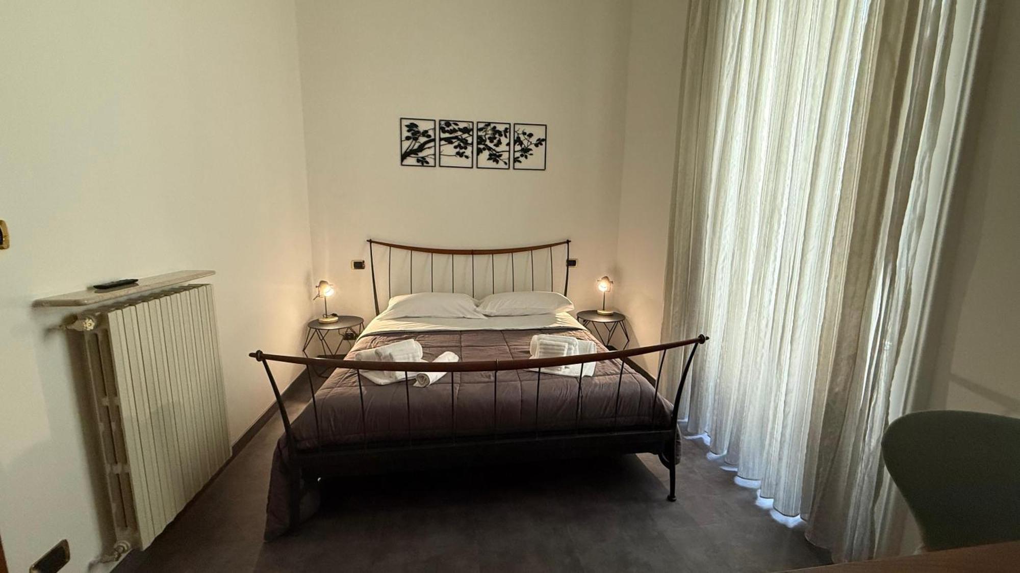 Holiday Guesthouse Salerno Exterior photo